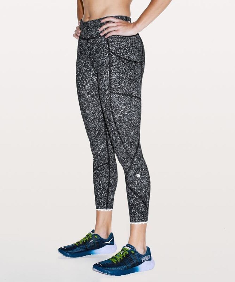 Lululemon Tight Stuff 7/8 Leggings Black Print Size 2